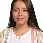 Egresada de Diseño gráfico da clases de manejo de programas de diseño